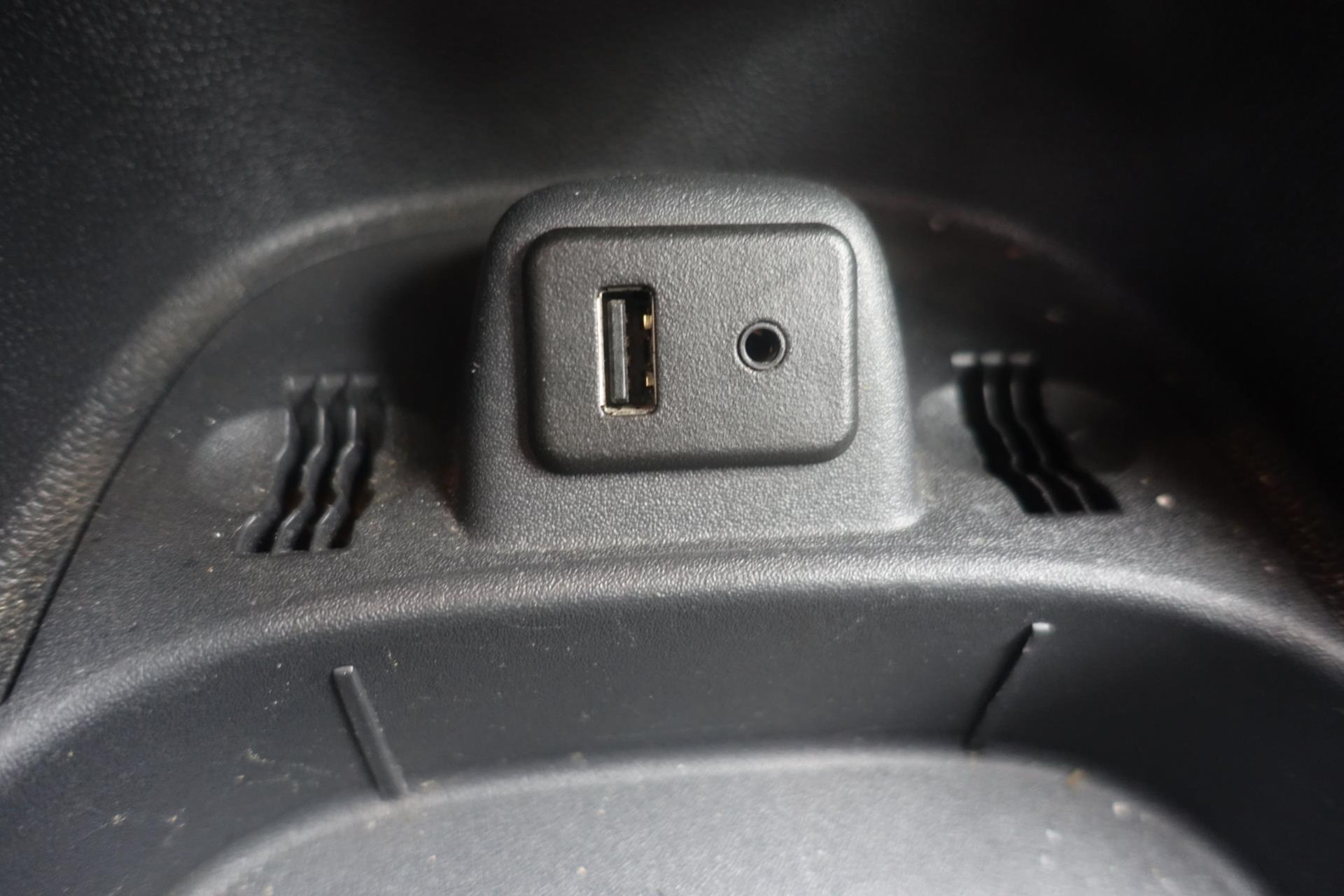 48497834-14.jpg